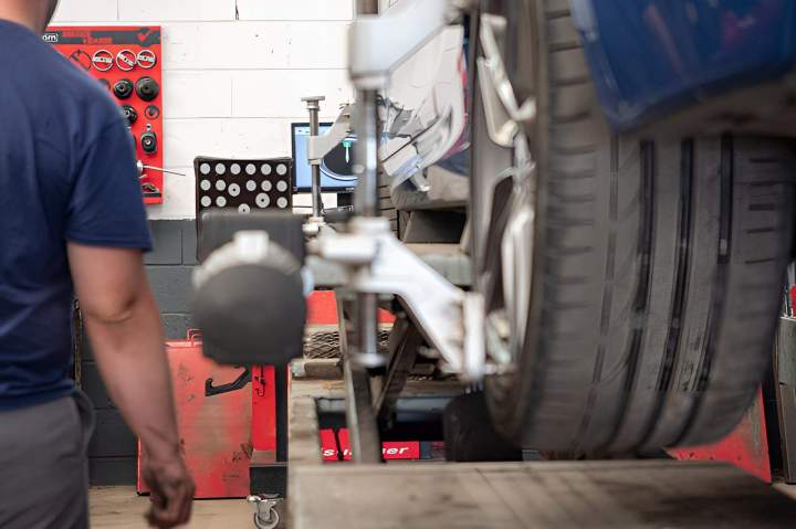 Prestations de réparation de pneumatiques par nos experts